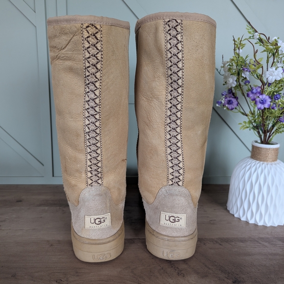 UGG Shoes - UGG sheepskin boot